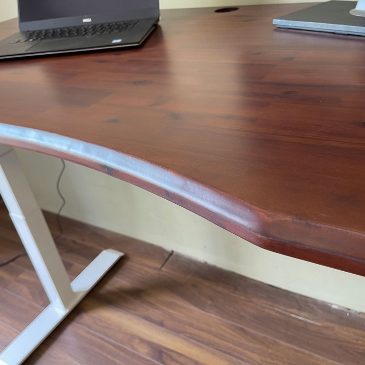 Bàn nâng hạ FlexiDesk chân điện 3 khớp mặt gỗ Tràm màu cánh gián FLD013