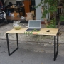 bàn làm việc gỗ cao su chân sắt lắp ráp